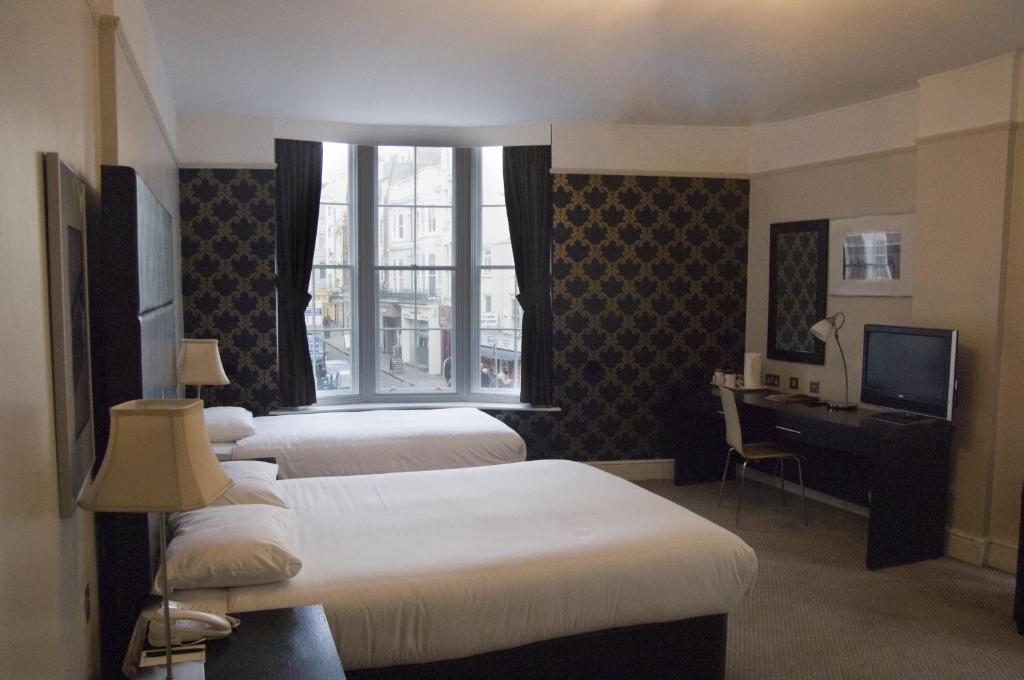 Queens Hotel & Spa Brighton Room photo